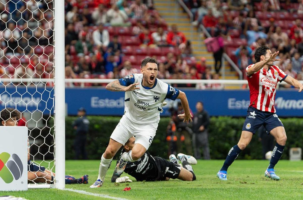 ¿CHIVAR presente? Chivas mantiene el 0 tras la anulación del gol a Rayados