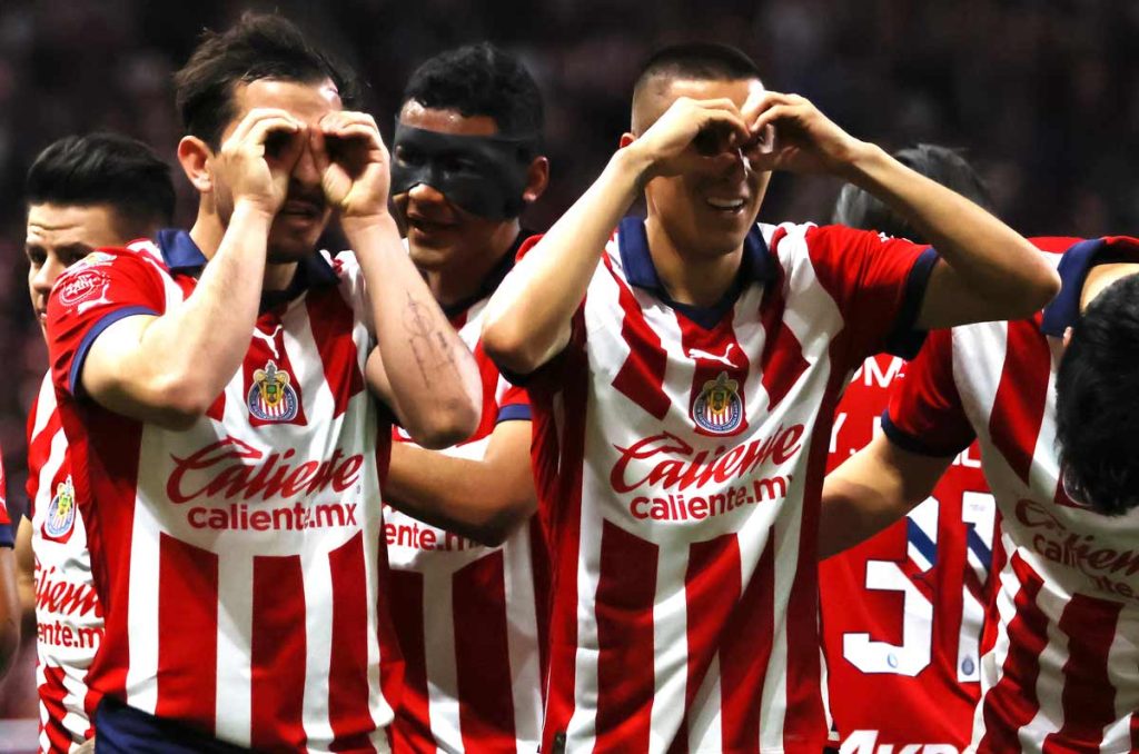 Chivas prepara renovaciones de contrato; Piojo y Mozo, los primeros
