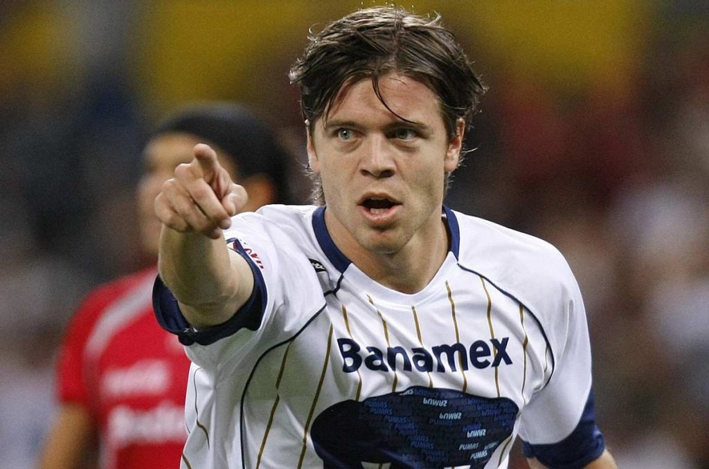 Esteban Solari en su época como jugador de los Pumas de la UNAM