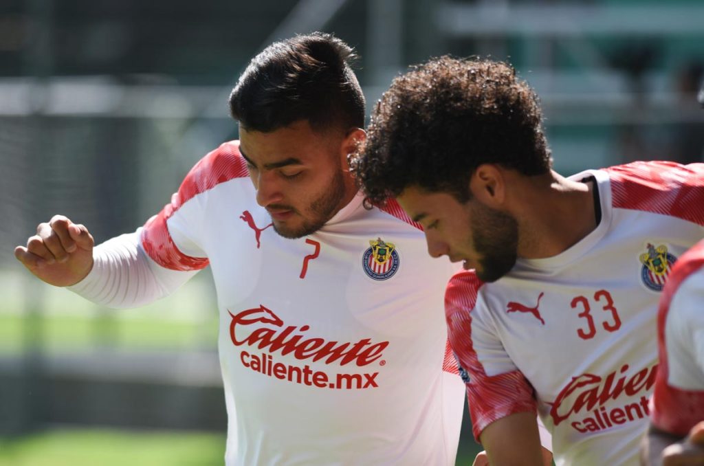 Fue con su papá a pedir su salida de Chivas y gracias a eso hoy la rompe