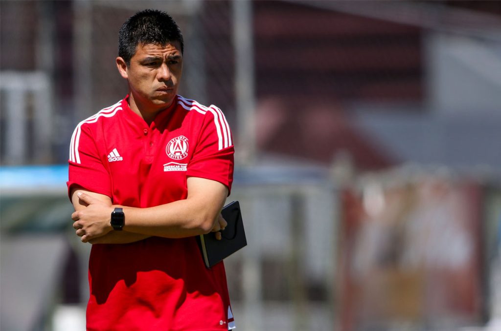 Gonzalo Pineda se mantiene como una opción para llegar a los banquillos de la Liga MX
