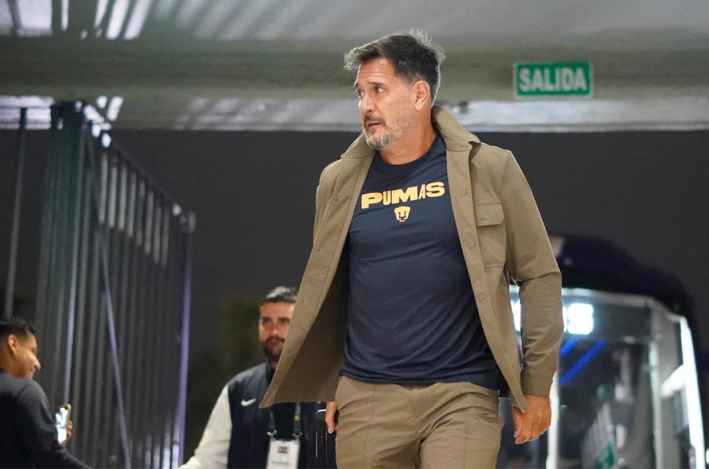 Gustavo Lema se 'compró' una semana más de vida como técnico de los Pumas de la UNAM