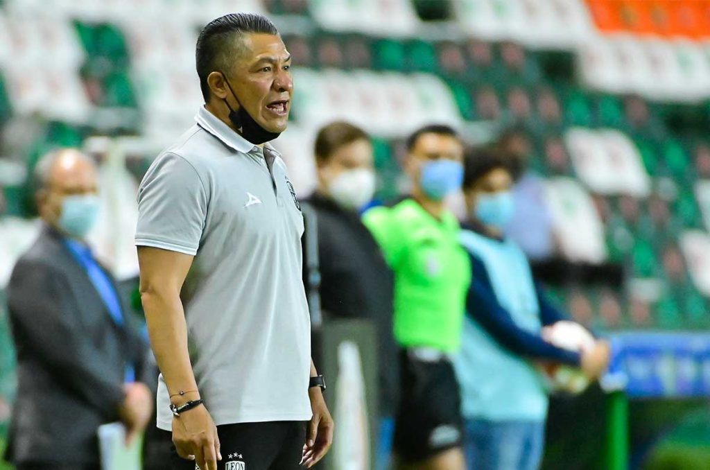 León no ha encontrado la fórmula desde Nacho Ambriz