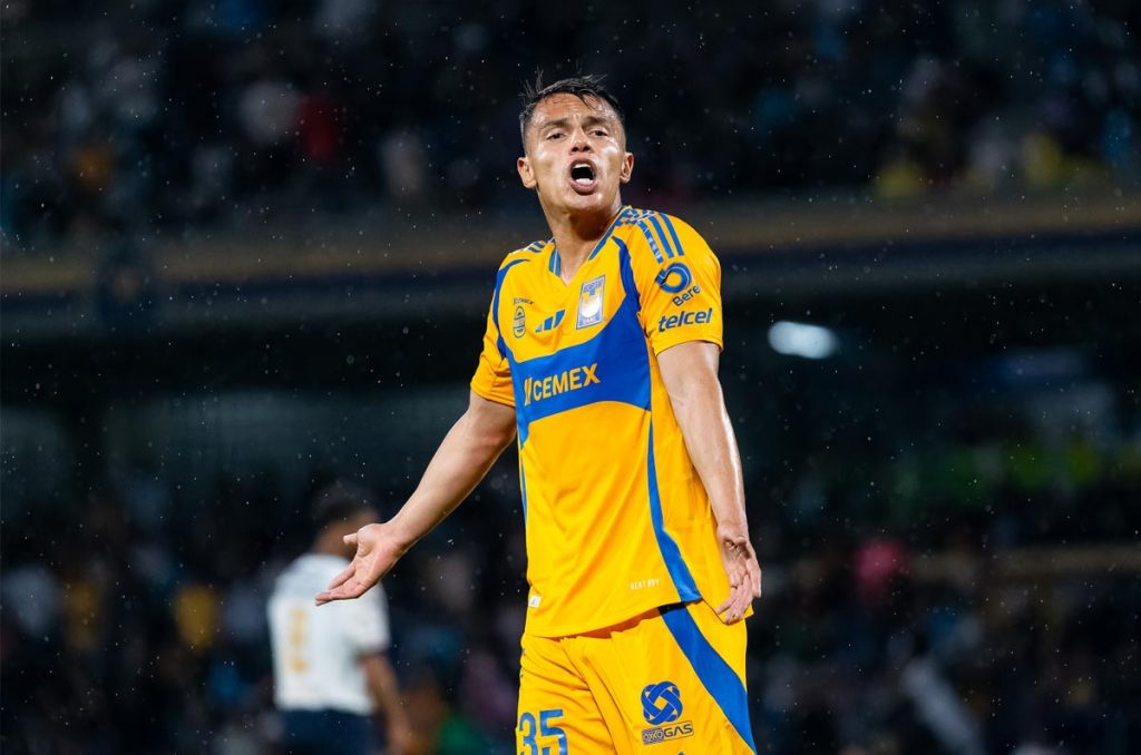 Osvaldo Rodríguez, uno de los refuerzos que no encuentra lugar en Tigres UANL