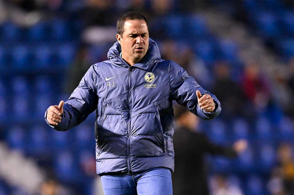 ¿Qué técnicos se encuentran invictos ante André Jardine?