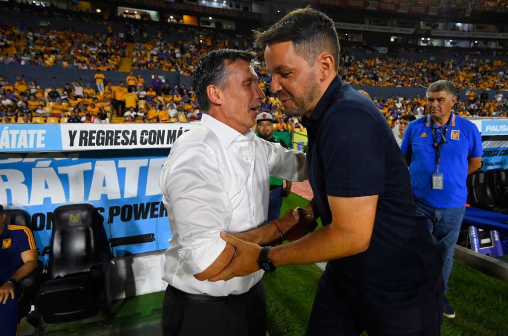 Quieren el puesto de Gustavo Lema en Pumas
