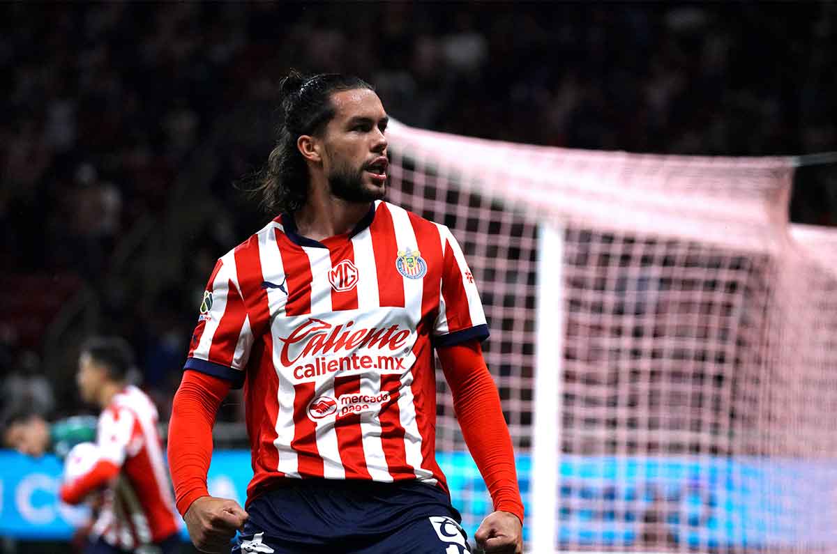 Cade Cowell en festejo de gol