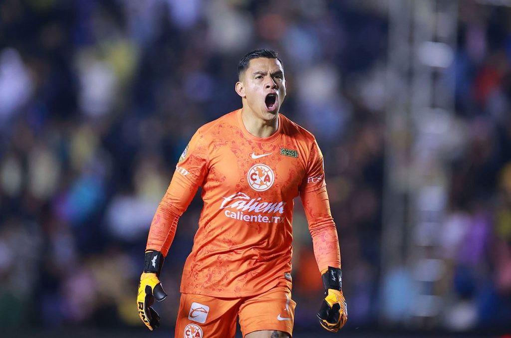 América retoma el vuelo y vence a Santos en desventaja numérica