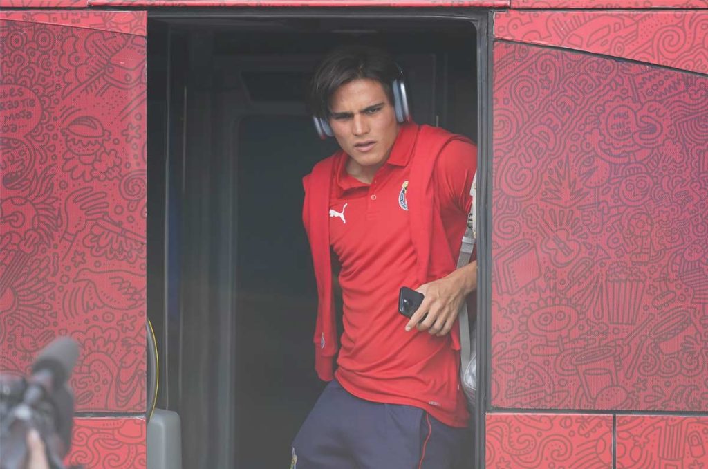 Bruce El-mesmari genera dudas y sospechas en Chivas