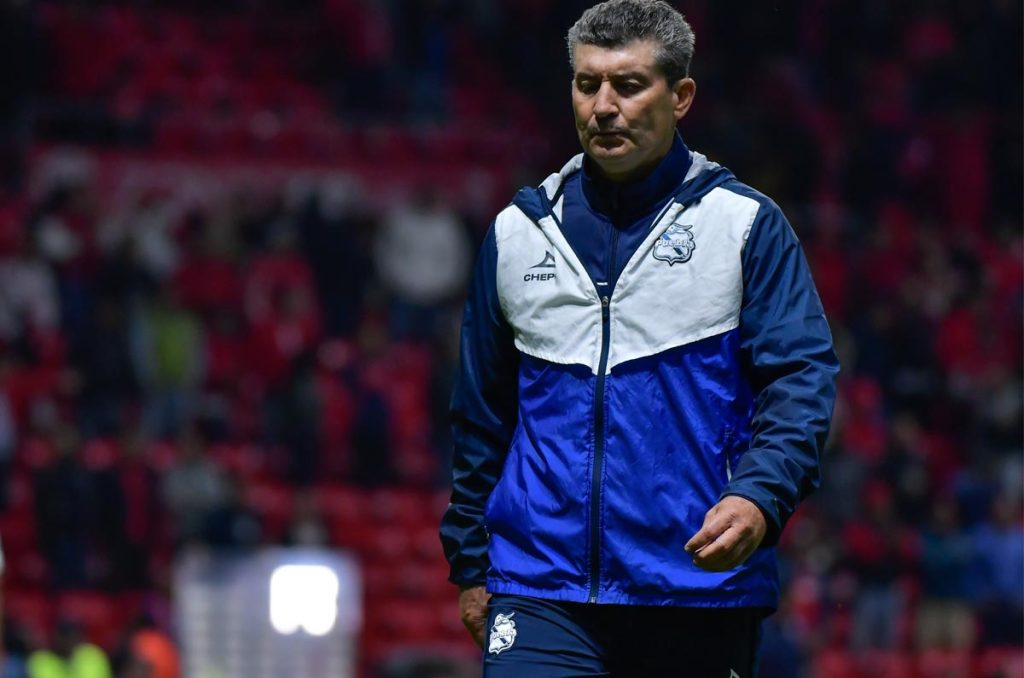 Chepo de la Torre tiene contrato vigente con la Franja del Puebla y piensa completarlo