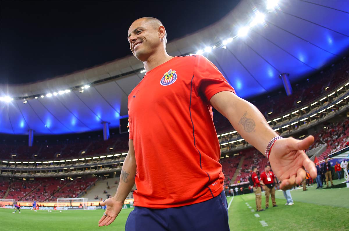 Chicharito alista su regreso para el Chivas vs Pumas