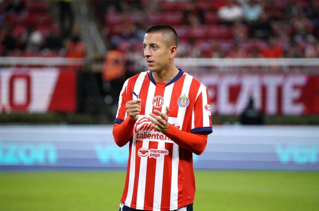 Piojo Alvarado será baja con Chivas en la parte más importante del torneo Apertura 2024