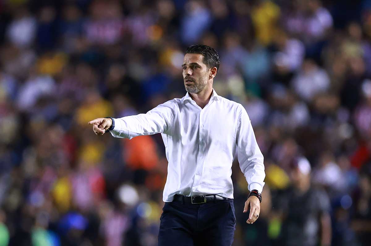 Chivas sería dirigido de emergencia por ex de América y no es Mohamed
