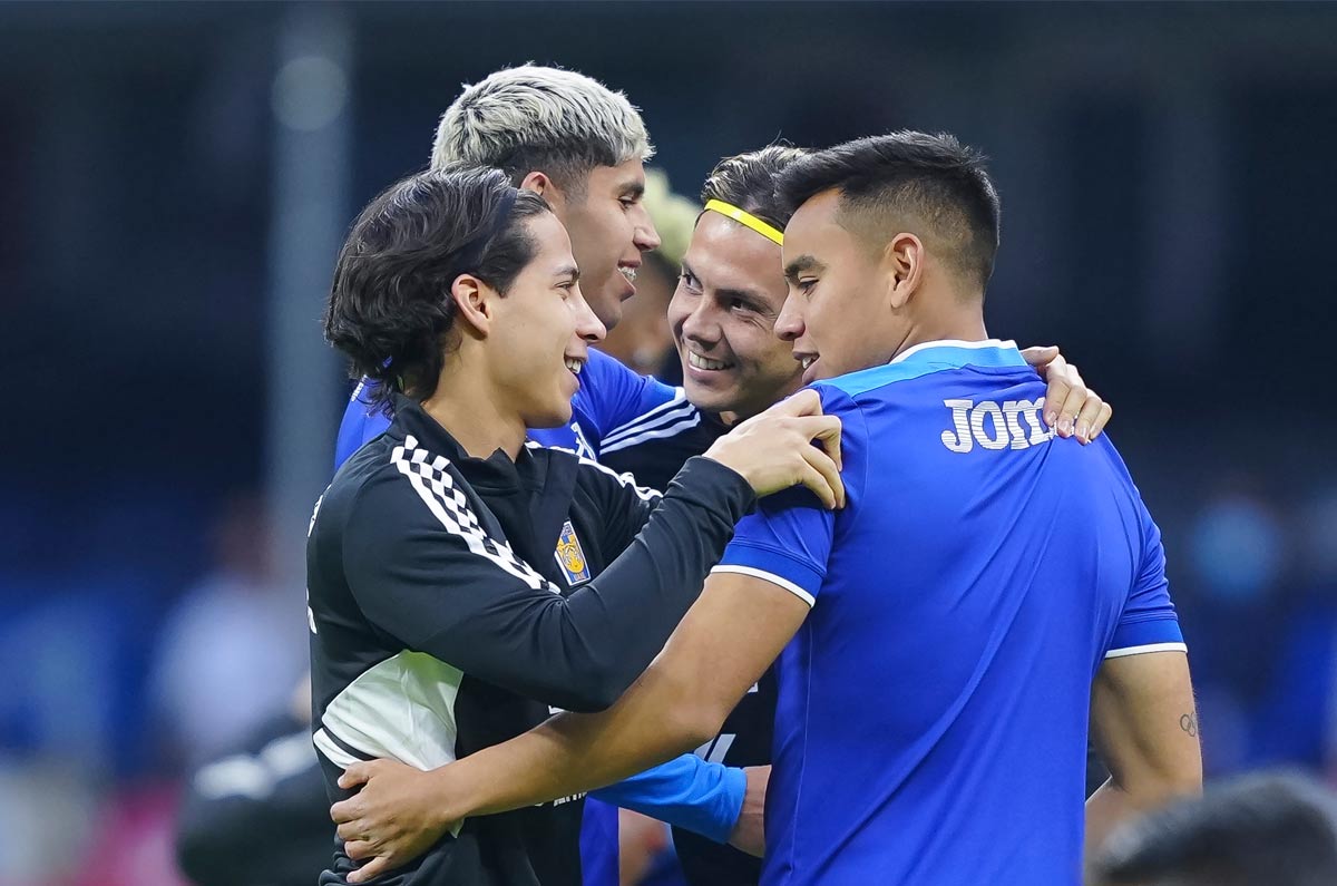 Cruz Azul no se conforma, va por 5 bombazos y estos son sus nombres