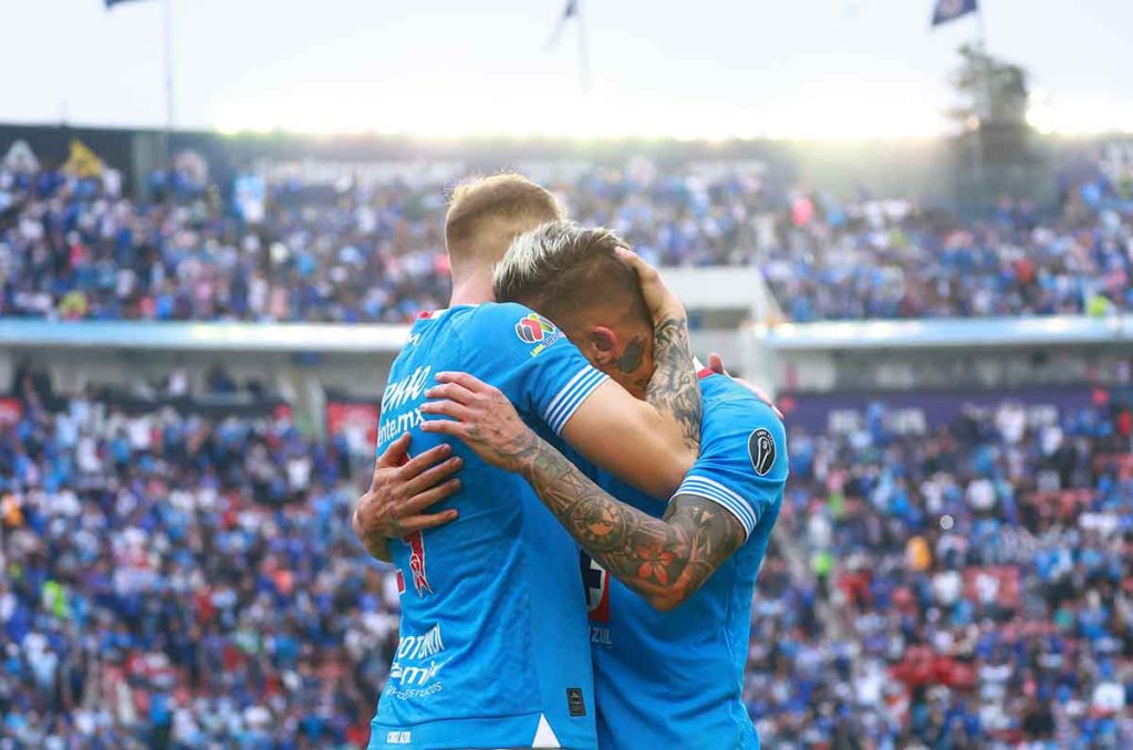 Cruz Azul sigue en plan grande y golea al Necaxa de Fentanes 0