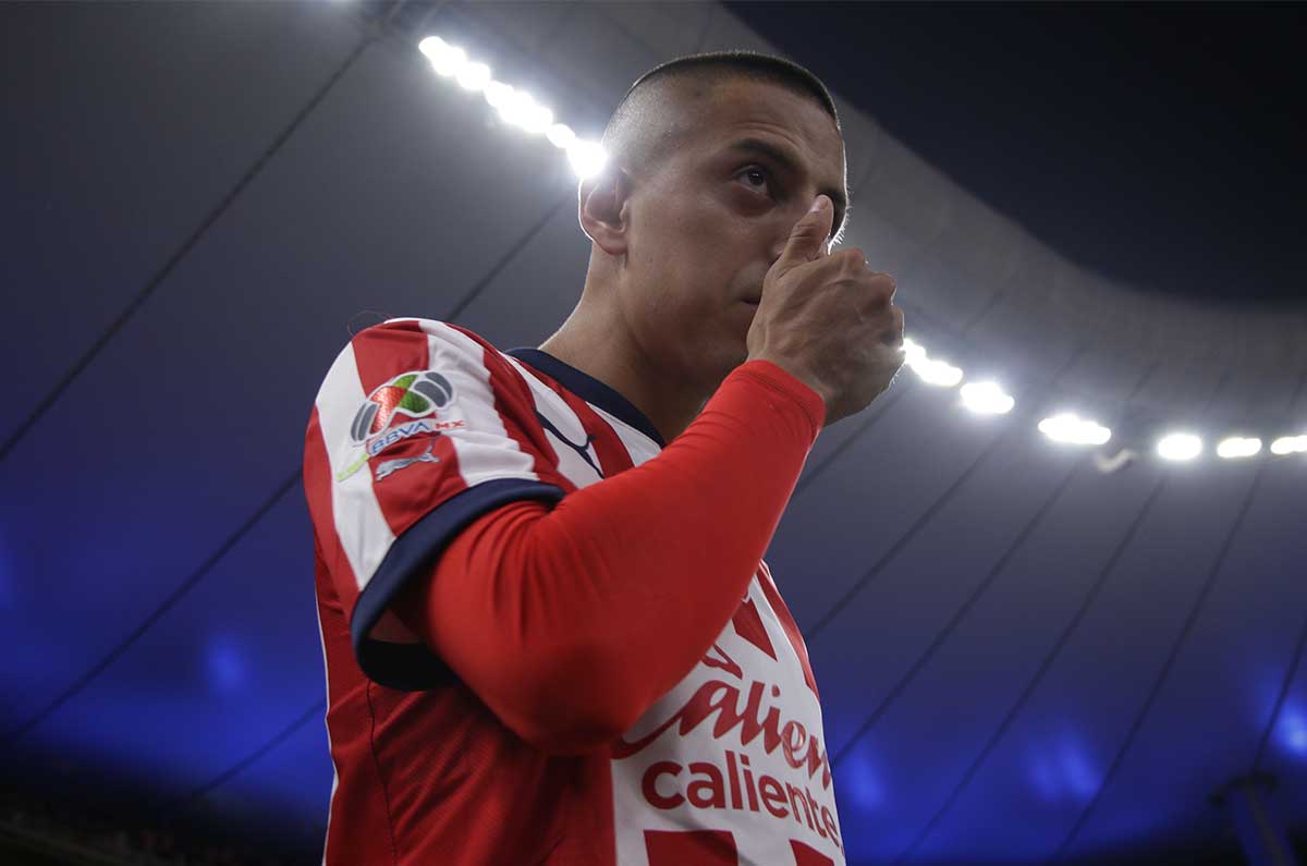 FMF da a conocer su postura con Roberto Alvarado de Chivas
