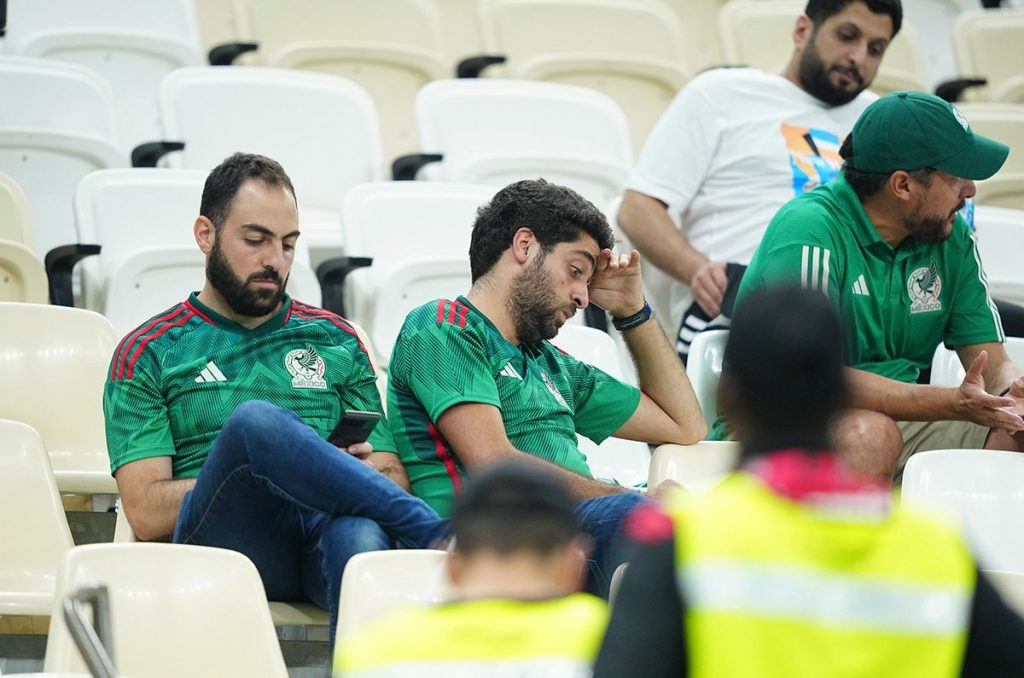 Afición pierde la paciencia y grita “Fuera Aguirre” tras empate ante Valencia