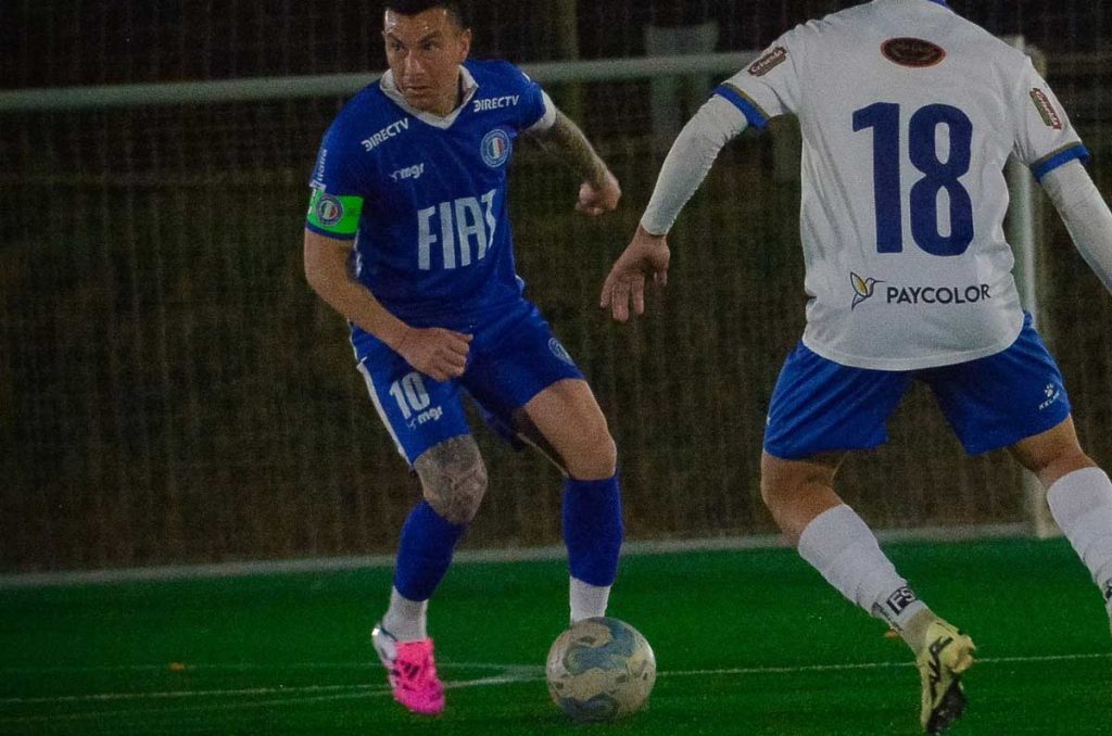 Japo Rodríguez se mantiene en activo como futbolista del Bella Italia en Uruguay