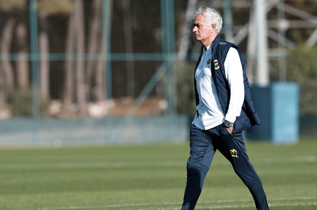 José Mourinho enfrenta a su ex en el Fenerbahce vs Manchester United por la UEFA Europa League 2024-2025