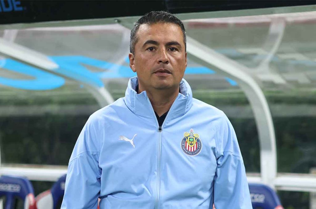 ¿Quién es Arturo Ortega? Nuevo técnico interino de Chivas
