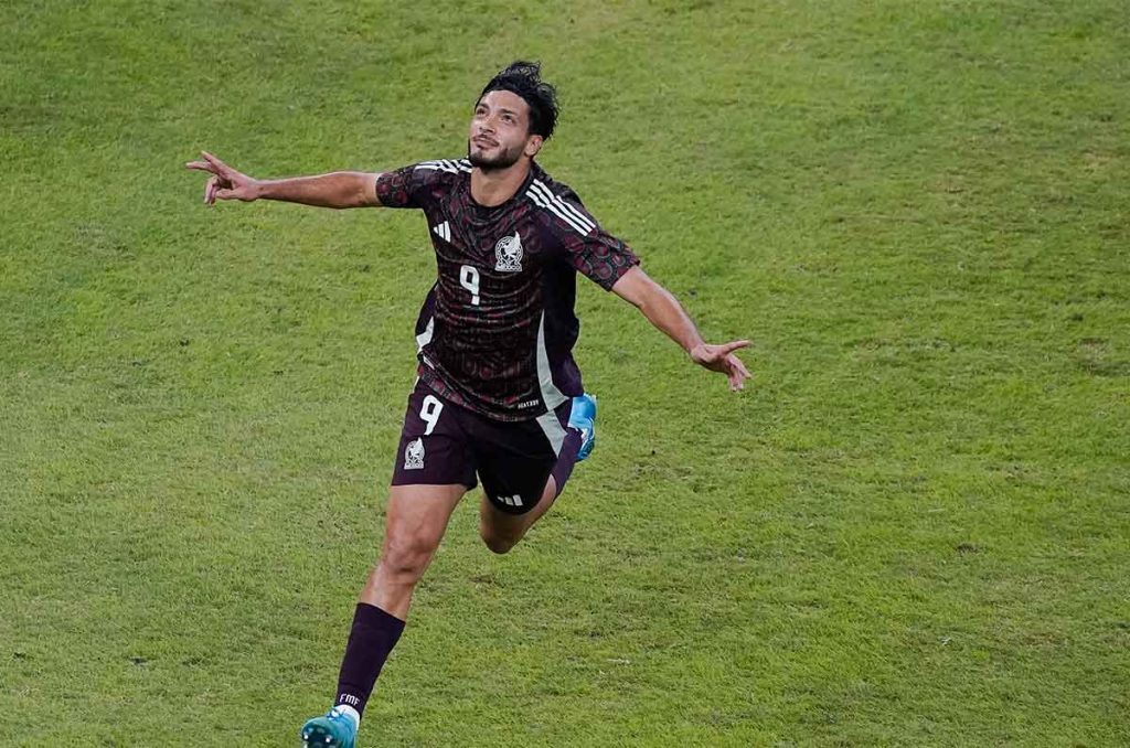 Raúl Jiménez sigue en gran momento y lo demuestra con la Selección Mexicana