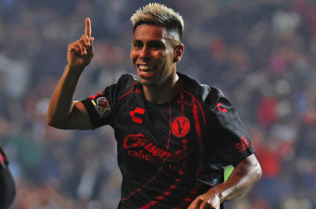 Xolos de Tijuana ya se frota las manos con posible venta de Efraín Álvarez