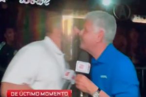 ¿Álvaro Morales y Tuca Ferretti se dieron un beso en vivo?