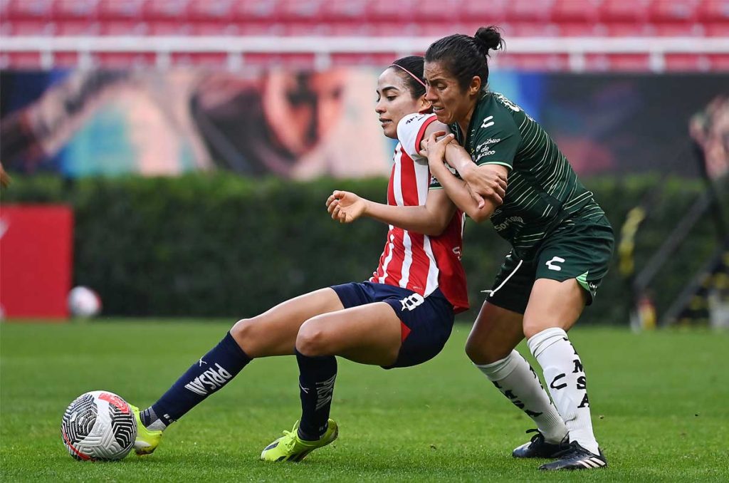 Chivas vs Santos juegan la Jornada 17 del torneo Apertura 2024 dentro de la Liga MX Femenil