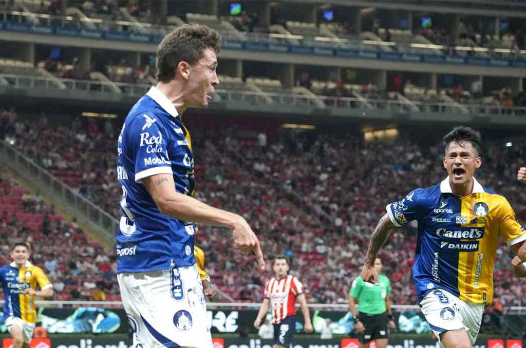 Chivas sufre campana ante San Luis y tendrá que jugar dos partidos de Play In 0