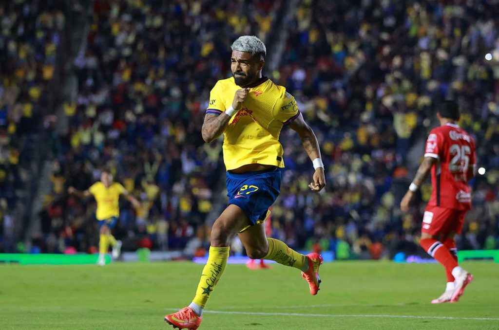 Con un Búfalo Aguirre inspirado, América derrota a Toluca y se lleva la ventaja