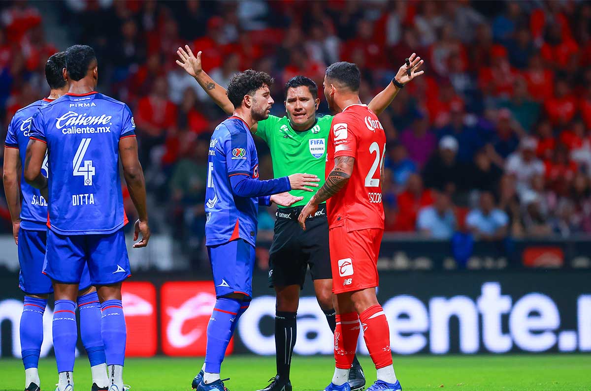 Cruz Azul ya trabaja en su primera baja para el Clausura 2025