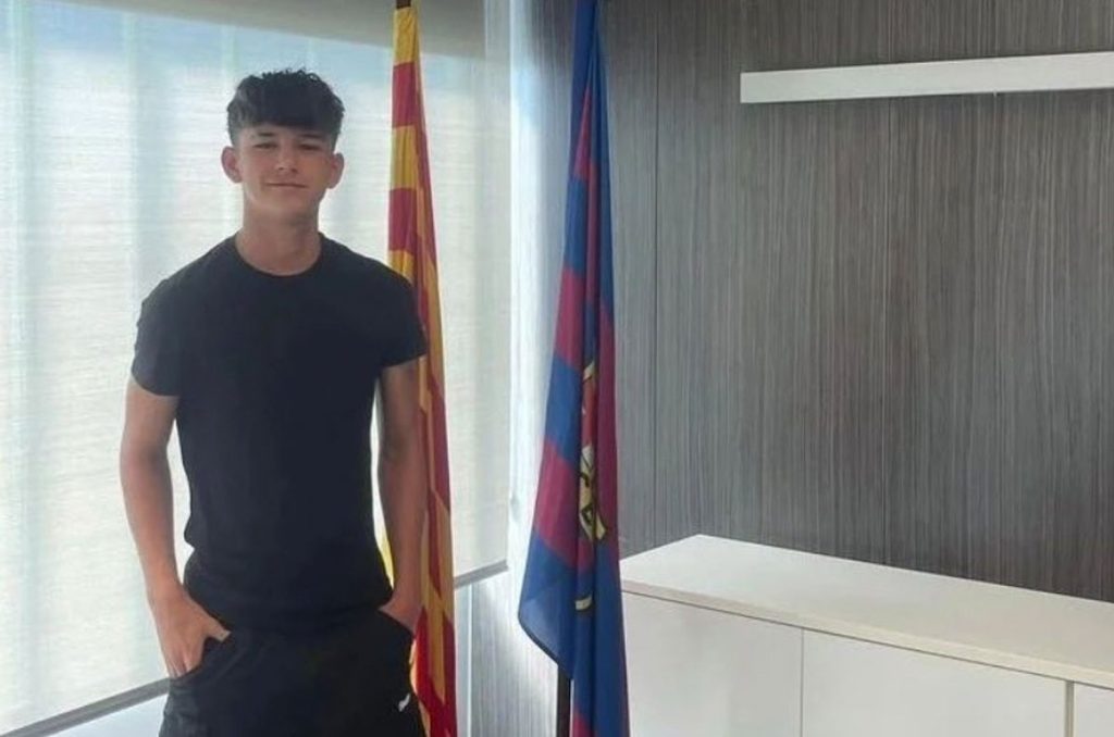 Es mexicano, juega en el Barcelona y ya fue convocado a Selección