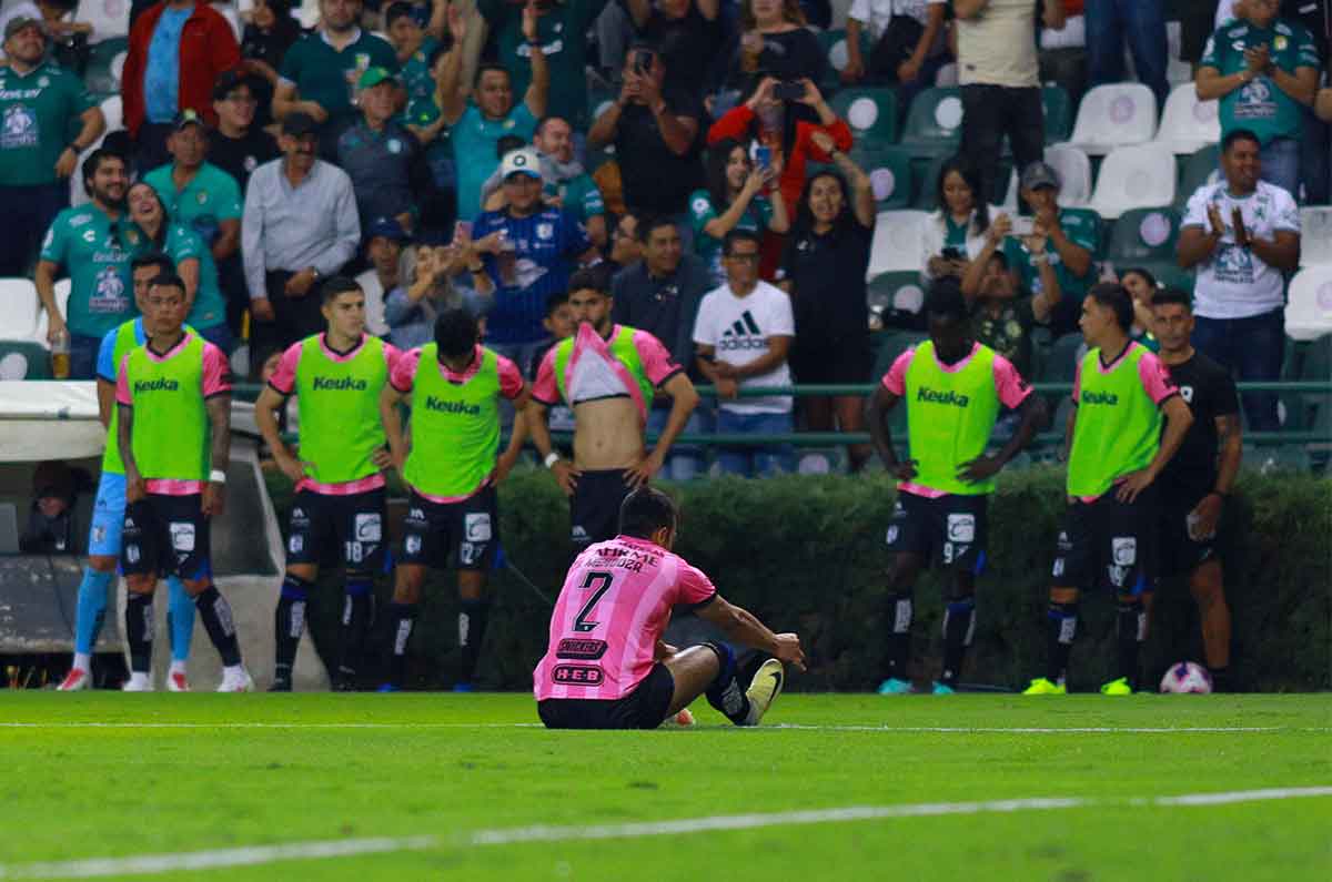 Gallos de Querétaro, con una sanción impuesta por la FIFA