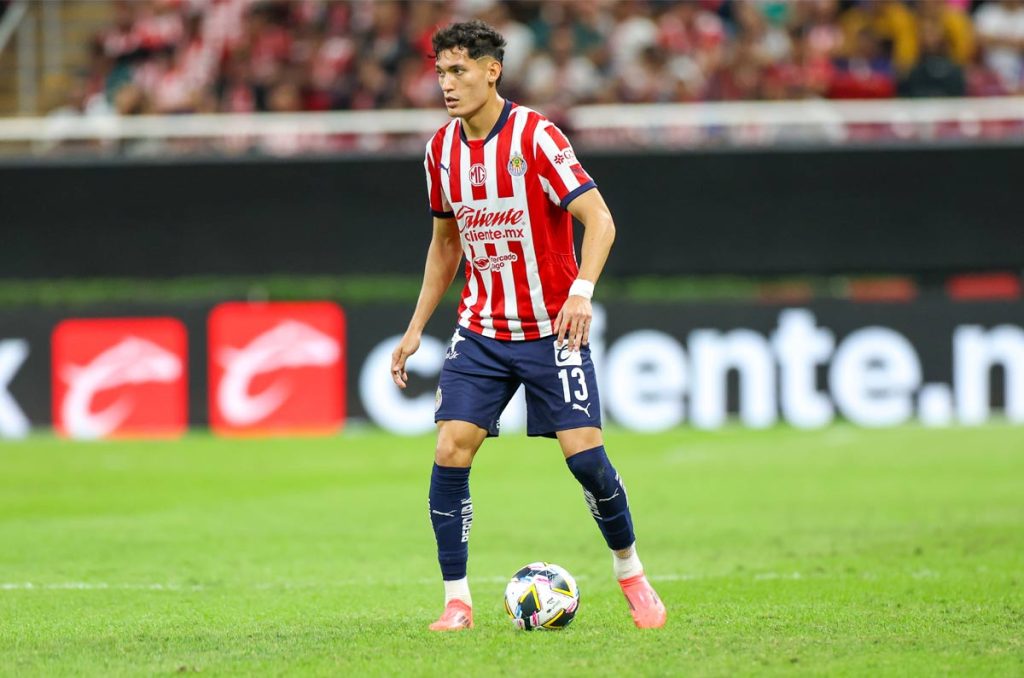 Jesús Orozco Chiquete, otro de los jugadores que puede despedirse de las Chivas en 2025