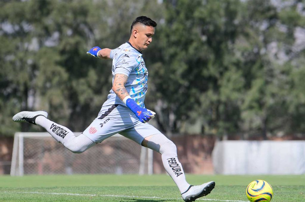 Raúl Gudiño queda fuera del Necaxa