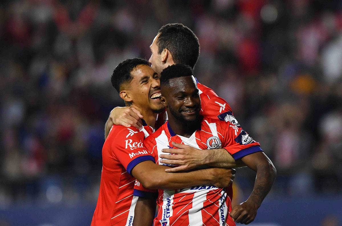 San Luis se une a las sorpresas y domina a Tigres por goleada