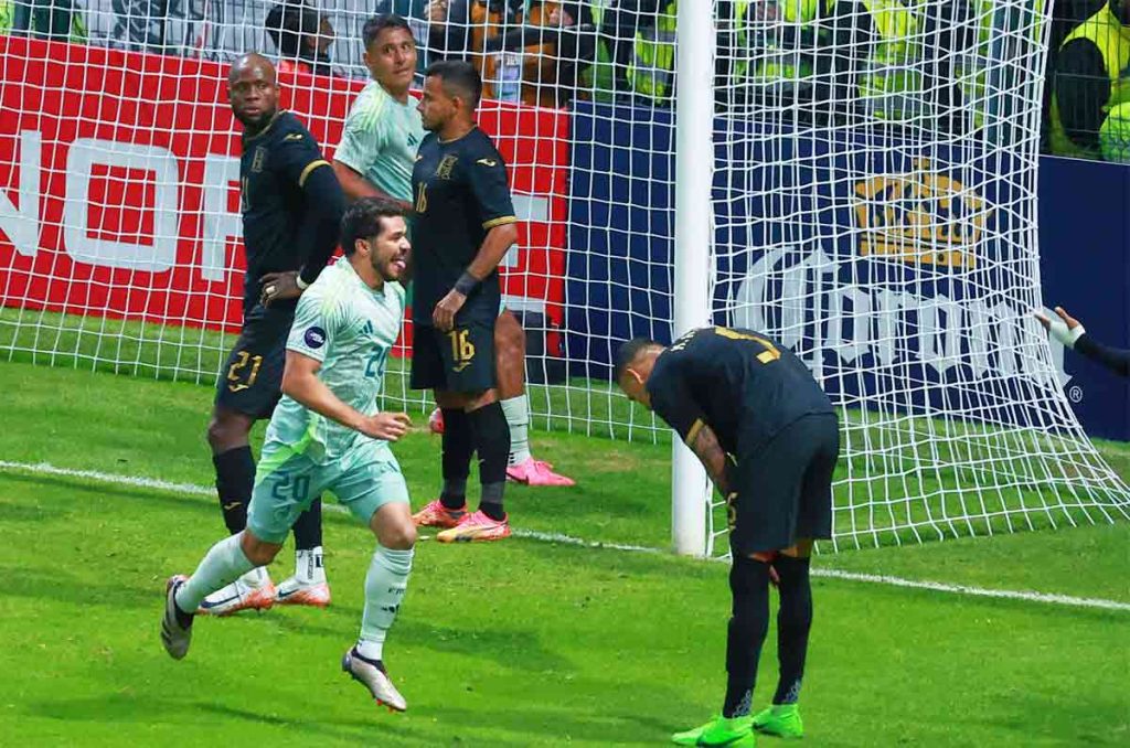 Selección Mexicana remonta, gusta y golea para eliminar a Honduras