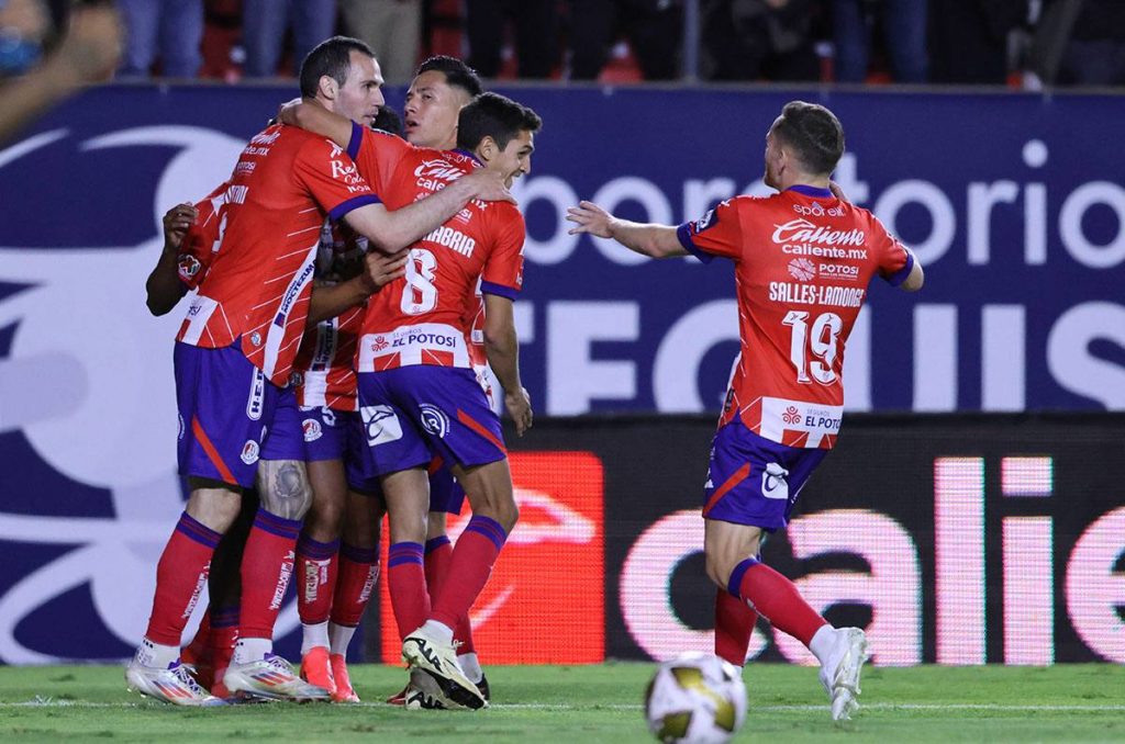 San Luis se una a las sorpresas y domina a Tigres por goleada