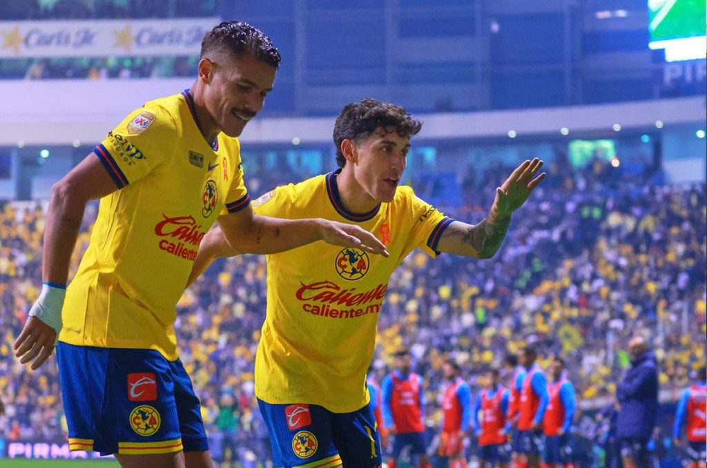 América remonta ante Rayados y amenaza con el tricampeonato