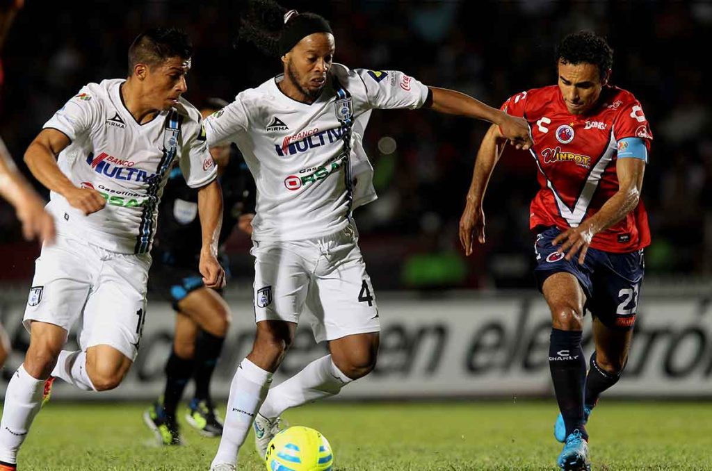 Así fue cuando Ángel Sepúlveda fue humillado por Ronaldinho en Gallos
