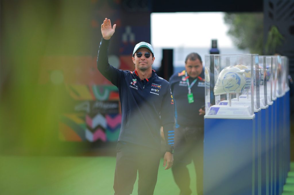 Checo Pérez dejará Red Bull al final del 2024
