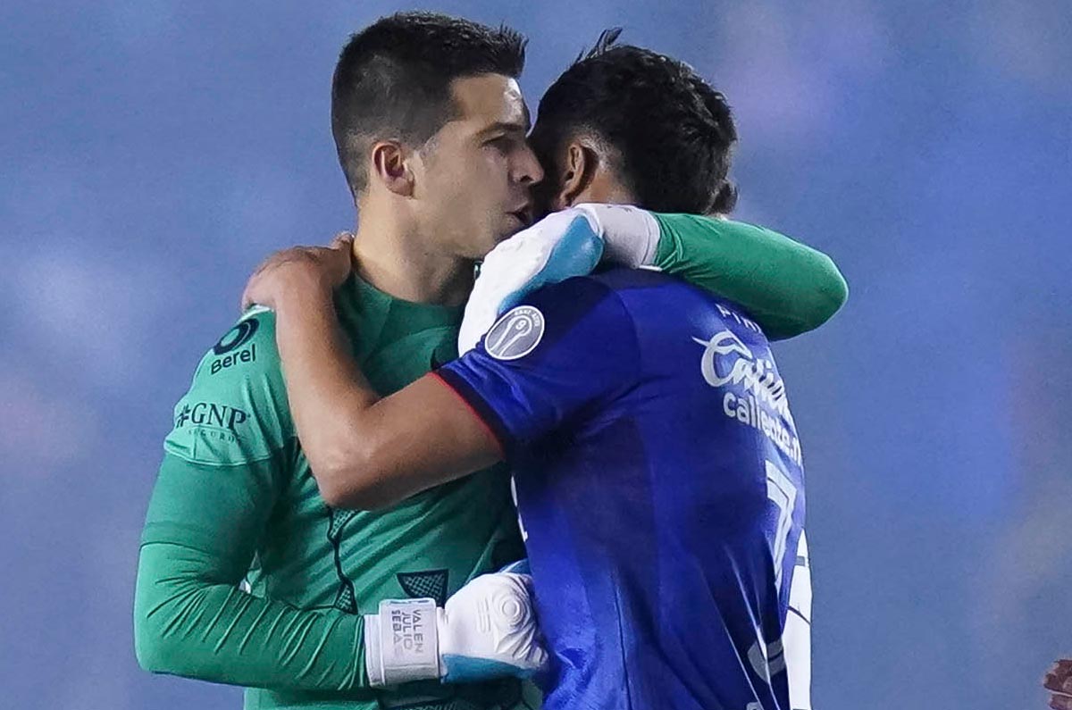 Cruz Azul hizo el feo a Pumas y le rechazó dos jugadores