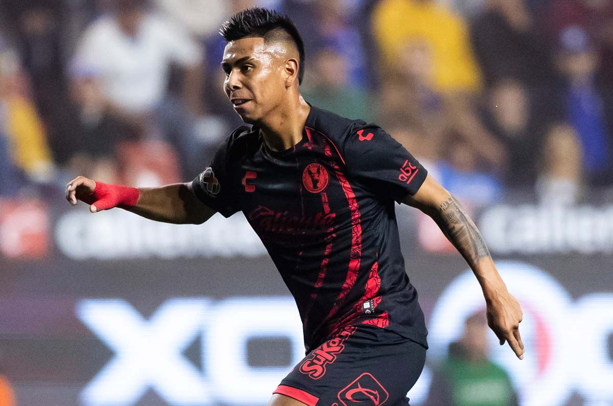 Efraín Álvarez. Un mediocampista de 22 años que tiene contrato hasta junio del 2026 con Xolos de Tijuana. Su carta está tasada en 4.7 millones de dólares