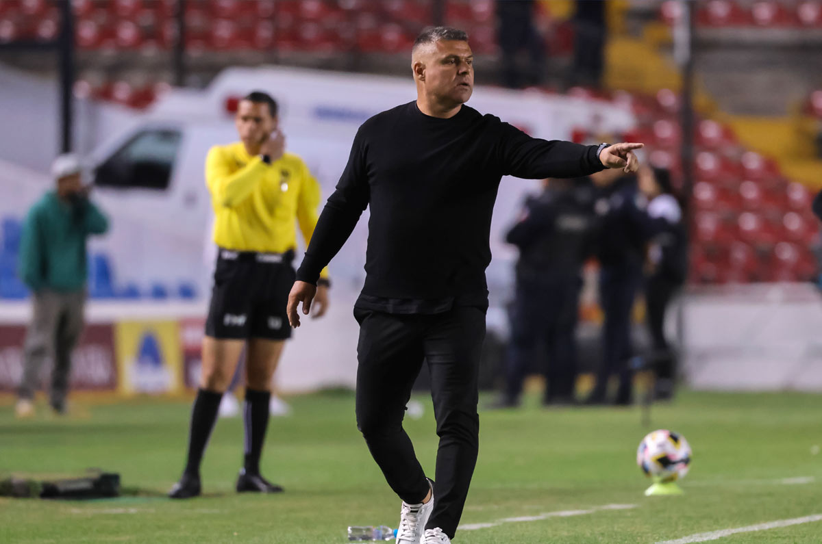 Finalmente Mauro Gerk fue cesado de Gallos de Querétaro