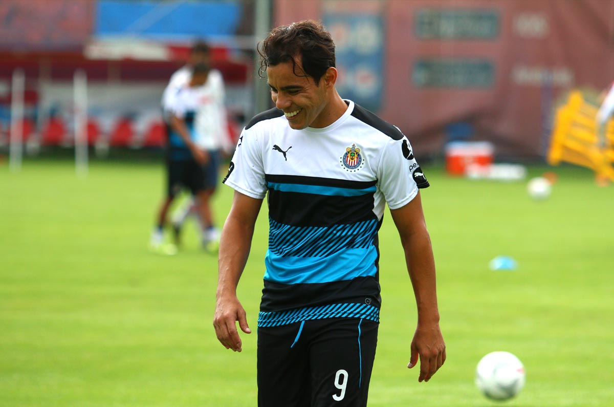7. Omar Bravo