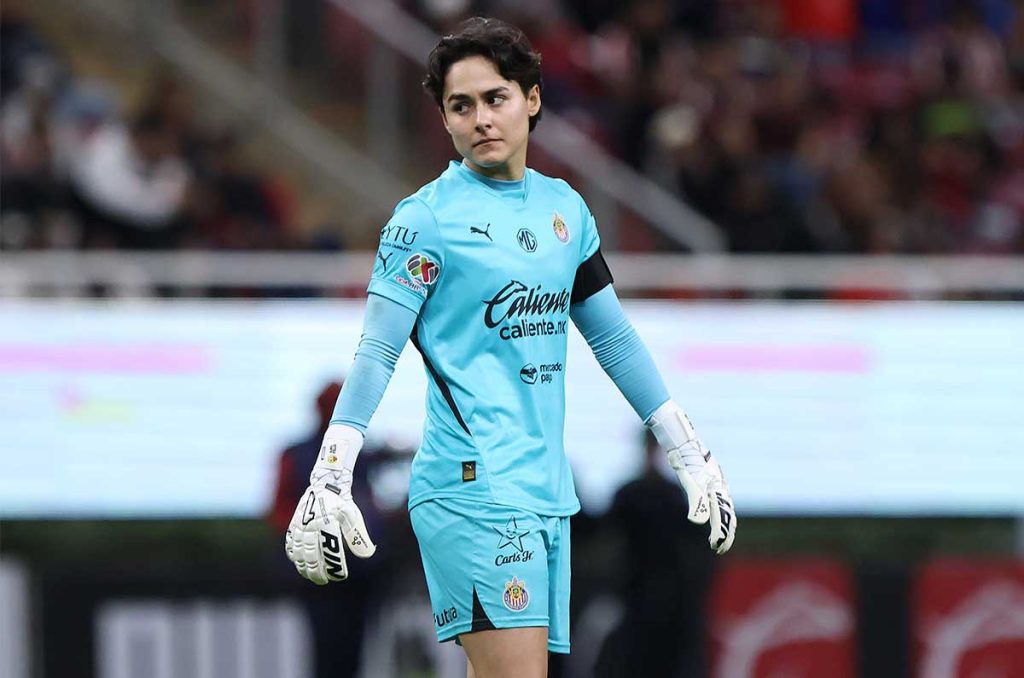 Blanca Felix es portera, capitana y figura de uno de los equipos candidatos al campeonato