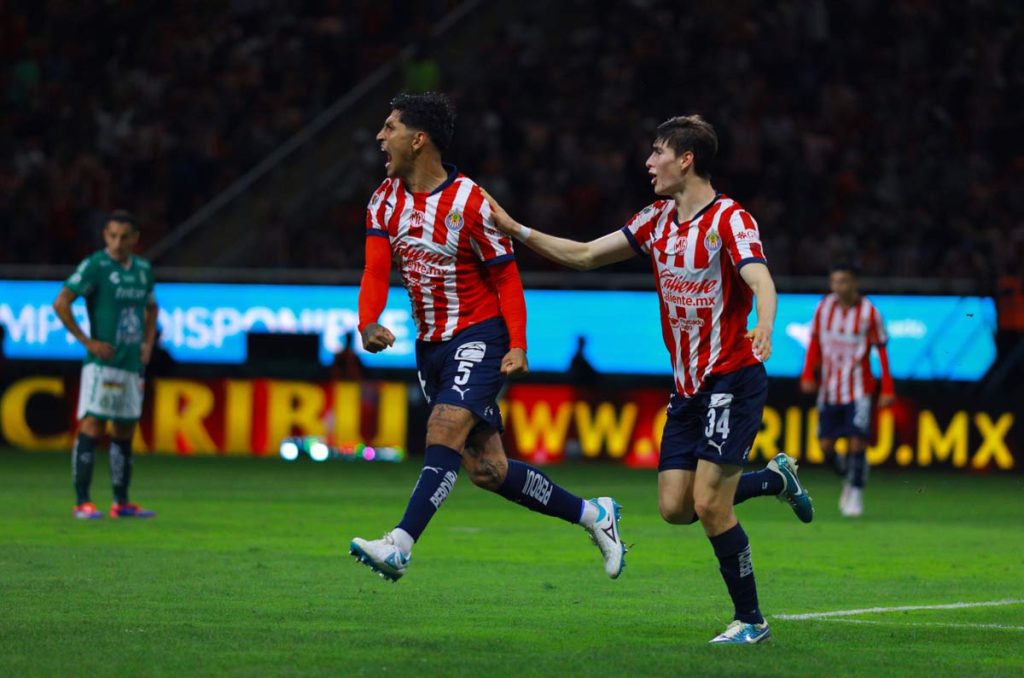 El jugador de Chivas que no gusta a Oscar García y lo quiere fuera