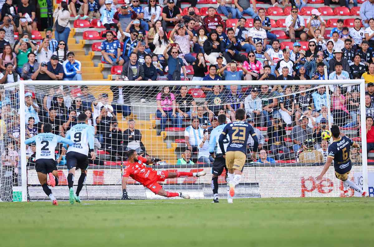 Anotó un ‘golazo’ y a los 2 minutos se fue expulsado en Querétaro vs Pumas