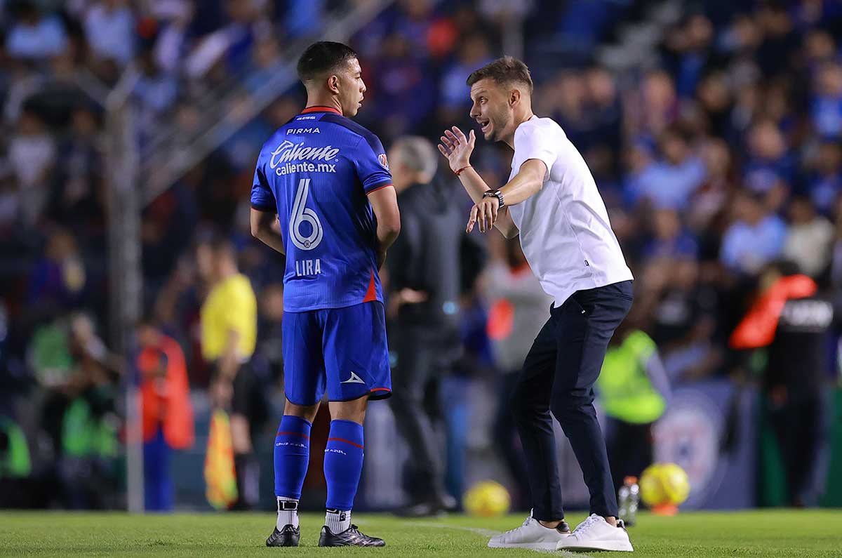erik-lira-tendra-que-decidir-entre-quedarse-en-cruz-azul-o-cumplir-su-sueno-europeo