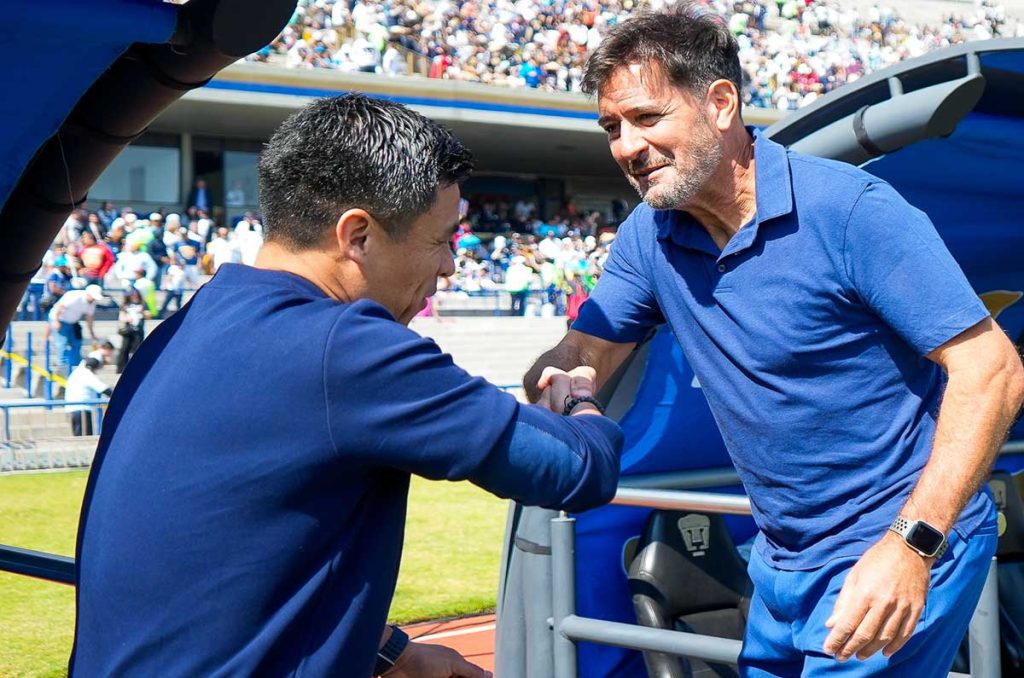 Gustavo Lema y Gonzalo Pineda se hacen de palabras en el empate de Pumas y Atlas 0
